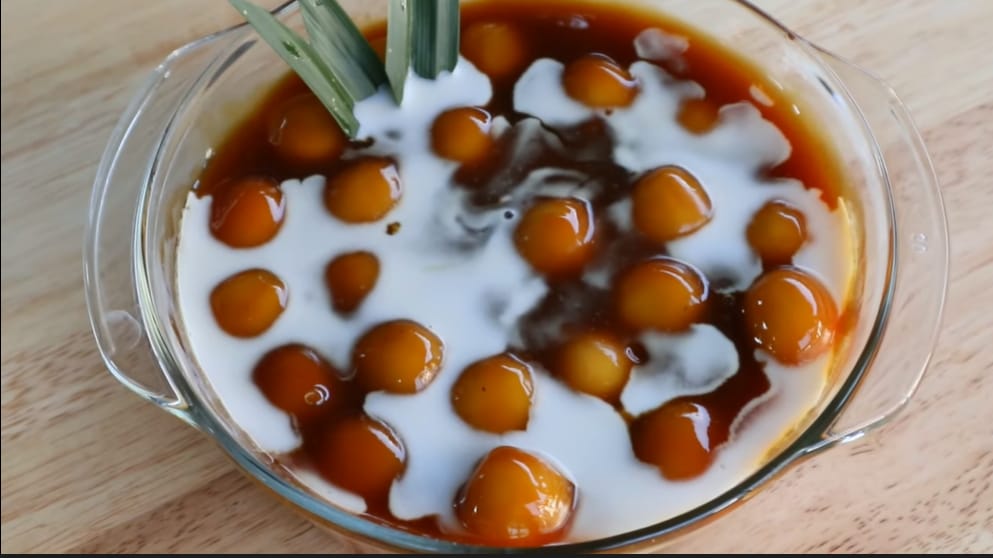 Hem, Nikmatnya Sarapan Pagi dengan Bubur Candil Manis dan Legit