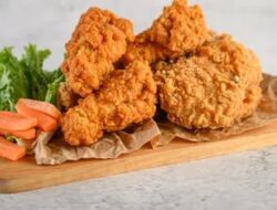 Hem, Nikmatnya Sarapan Pagi dengan Ayam Goreng Krispi, Enak Tenan