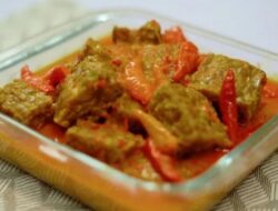 Hem, Yuk Sarapan Pagi dengan Tempe Kuah Santan Pedas