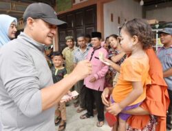 Bupati Zahir Gotong Royong Bersama Warga Bandar Sono