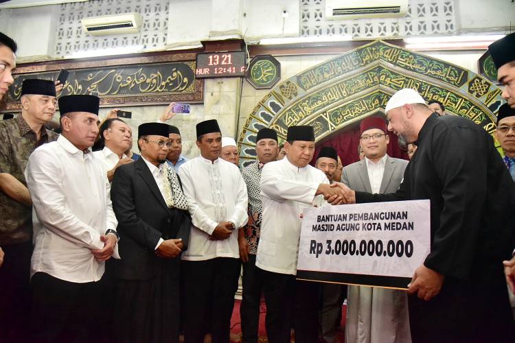 Menhan Prabowo Serahkan Rp 3 M Untuk Pembangunan Masjid Agung Medan
