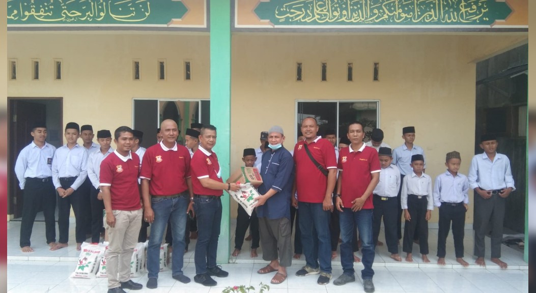 Pewarta Salurkan Sembako Bantuan Ke Ponpes Ma'had Daarul Quran