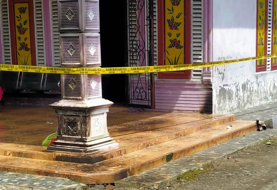 Rumah Kades Tanjung Gunung Di-molotov OTK