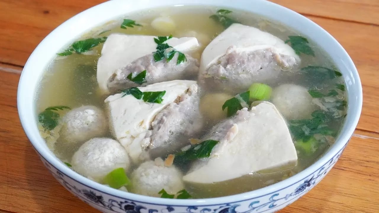 Hmm, Lezatnya Sarapan Pagi dengan Bakso Tahu Kuah Sup