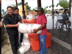 Komit Majukan UMKM Dan Nelayan, OK Faizal Serahkan Bantuan Dari Gubsu