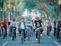 Presiden Jokowi Naik Sepeda Tinjau Penataan Kota Medan