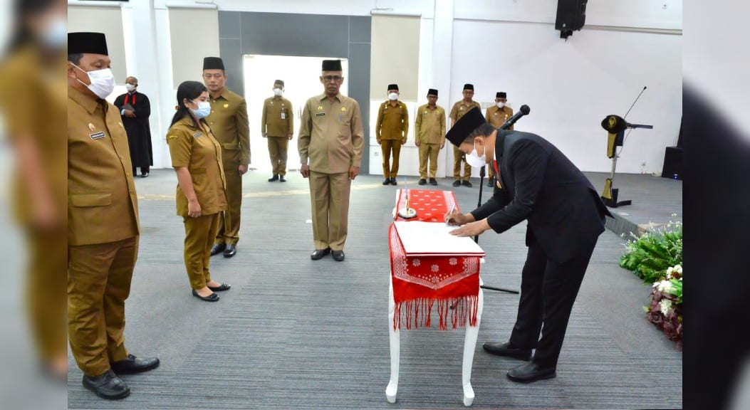 Bupati Lantik 19 Pejabat Pemkab Batu Bara