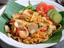 Hmm, Lezatnya Sarapan Pagi dengan Mie Goreng Jawa Lemak Gurih