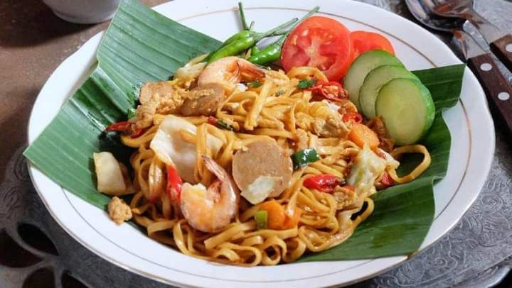 Hmm, Lezatnya Sarapan Pagi dengan Mie Goreng Jawa Lemak Gurih