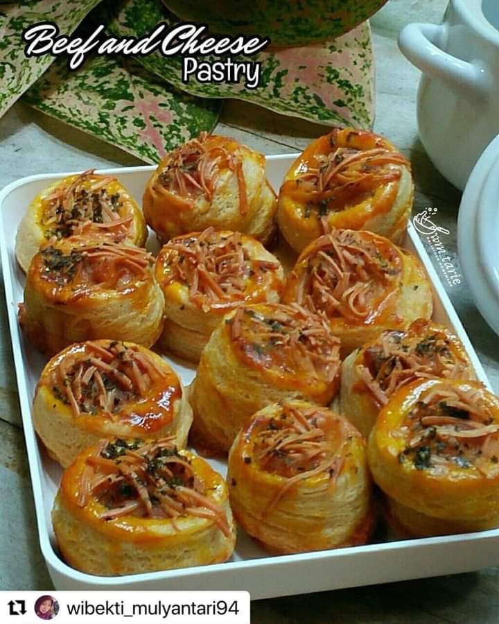 Hmm, Lezatnya Sarapan Pagi dengan Beef And Cheese Pastry
