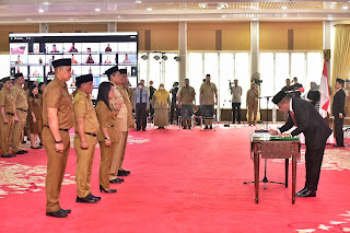 Rombak Gerbong, Gubsu Lantik 329 Pejabat Eselon III dan 582 Pejabat Eselon IV