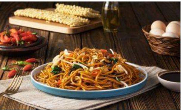 Hmm, Lezatnya Sarapan Pagi dengan Mie Goreng Telur Taoge , Enak Gilak