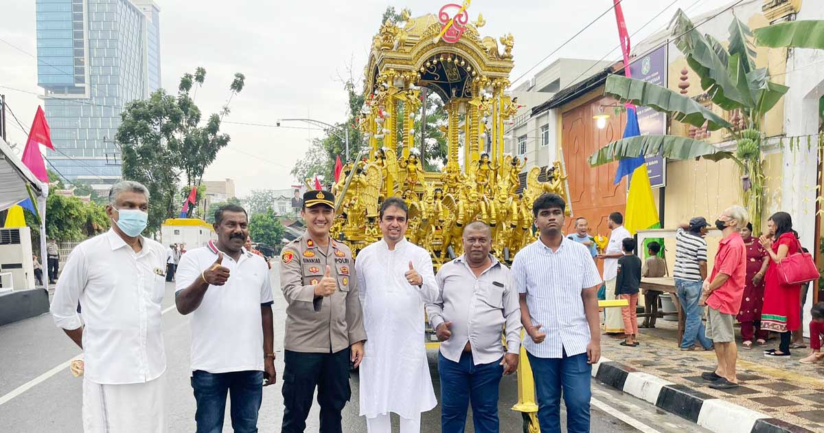 Petugas Gabungan Kawal Thaipusam Medan Street Festival