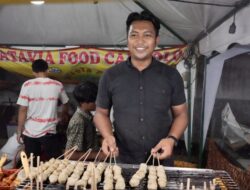 Jual Sosis Gulung dan Bakso Pentol, Pedagang Ini Raup Omzet Rp 8 Juta Sehari