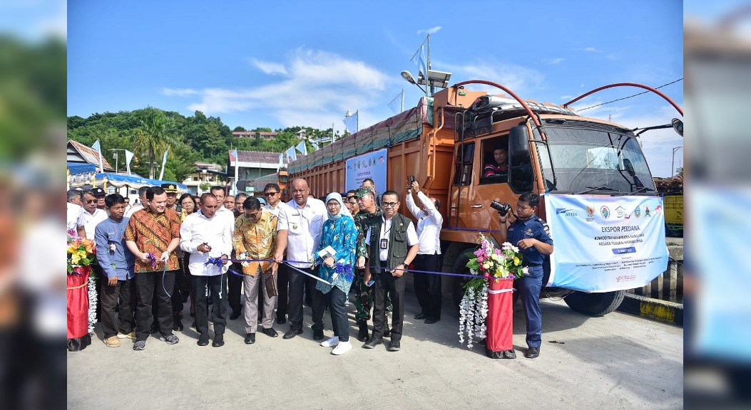 Nias Utara Mulai Ekspor 74 Ton Kelapa Segar ke Tiongkok