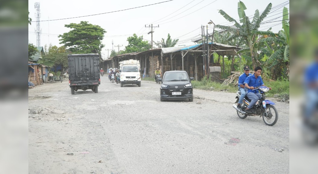 Jalan Platina I Yang Rusak Merupakan Wilayah Deli Serdang