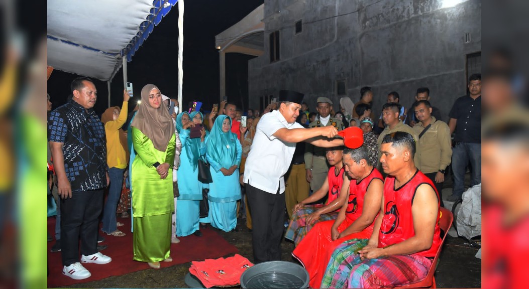 Tradisi Mandi Balimau Tandai Penutupan Pesta Tapai