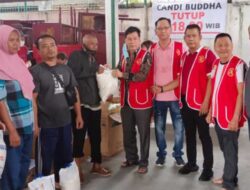 Vihara Candi Buddha Gelar Baksos, Bagikan 600 Paket Sembako