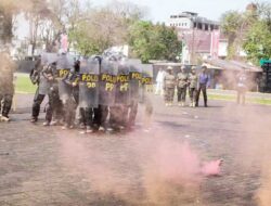 HUT Satpol PP Diwarnai, ‘Unjuk Rasa Anarkis’, Petugas Dilempari