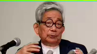 Novelis Jepang Pemenang Nobel Kenzaburo Oe Meninggal Dunia