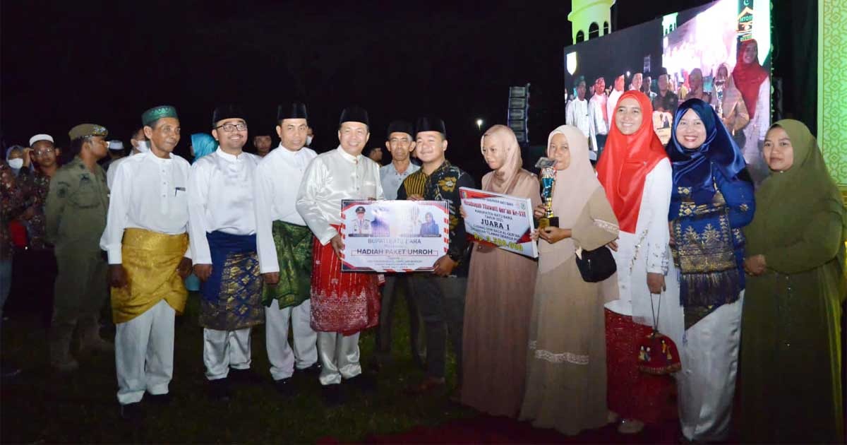 Bupati Batu Bara Serahkan Hadiah Paket Umrah Ke Pemenang MTQ