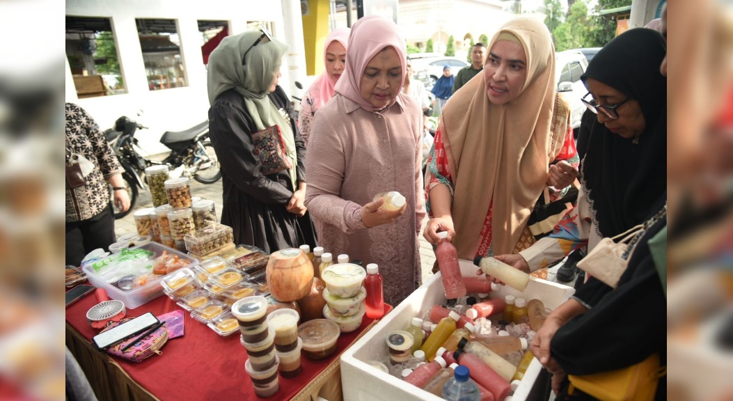 Nawal Lubis Tinjau Bazar Aneka Takjil Ramadan IPEMI Sumut