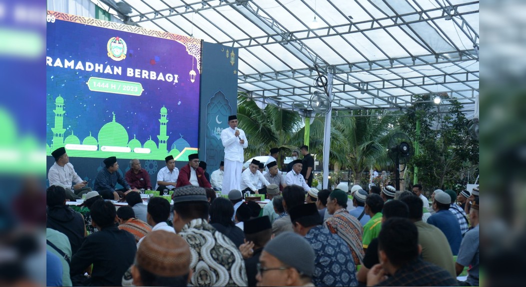 Juru Parkir dan Pedagang Kaki Lima Buka Bersama Gubernur
