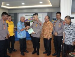 Bupati Serahkan Sertifikat Tanah Kepada Kapolres Asahan
