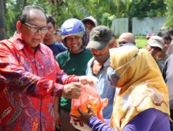 Ketua DPRD Sumut Serahkan Sembako Kepada Satpam, Tukang Kebun, Ojol Dan Petugas Kebersihan