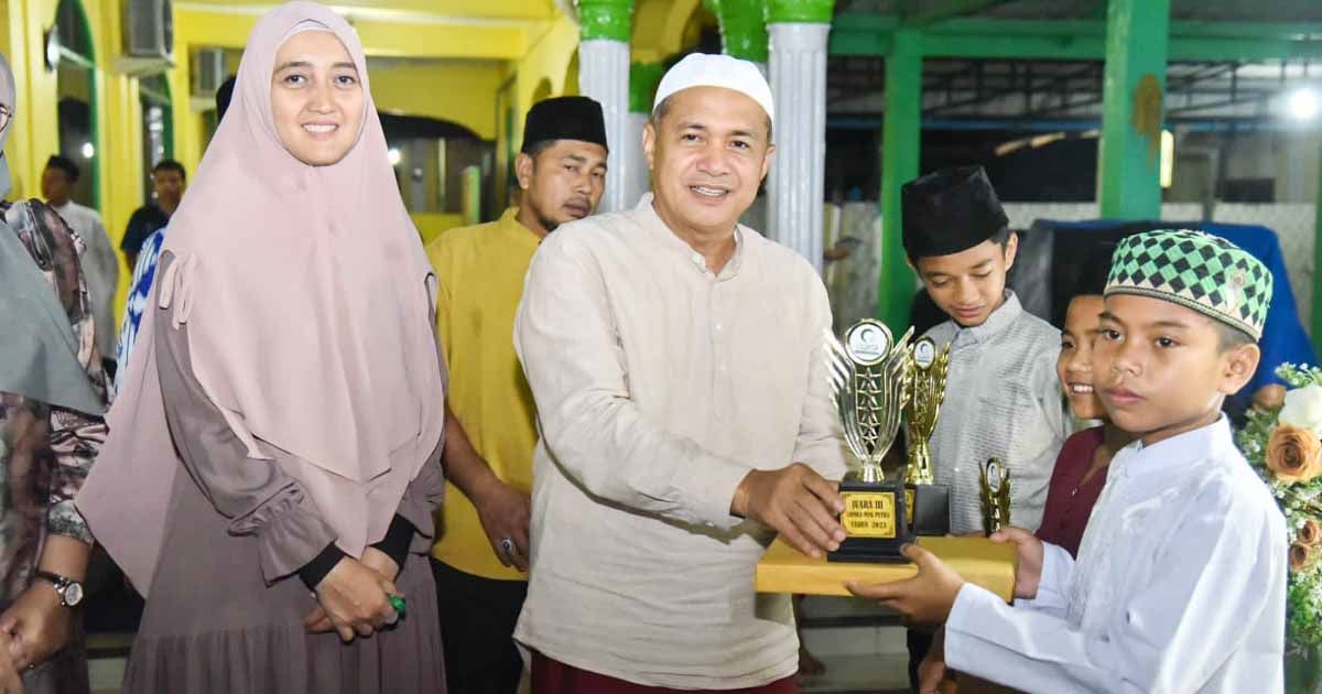 Bupati Zahir Hadiri Peringatan Nuzulul Qur'an Di Masjid Hasanah