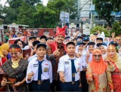 Wali Kota Medan Kenakan Pakaian Adat Karo Pimpin Upacara Peringatan Hardiknas