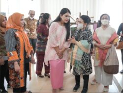 Pengurus Dekranas Tinjau Pelatihan Tenun Dekranasda Medan