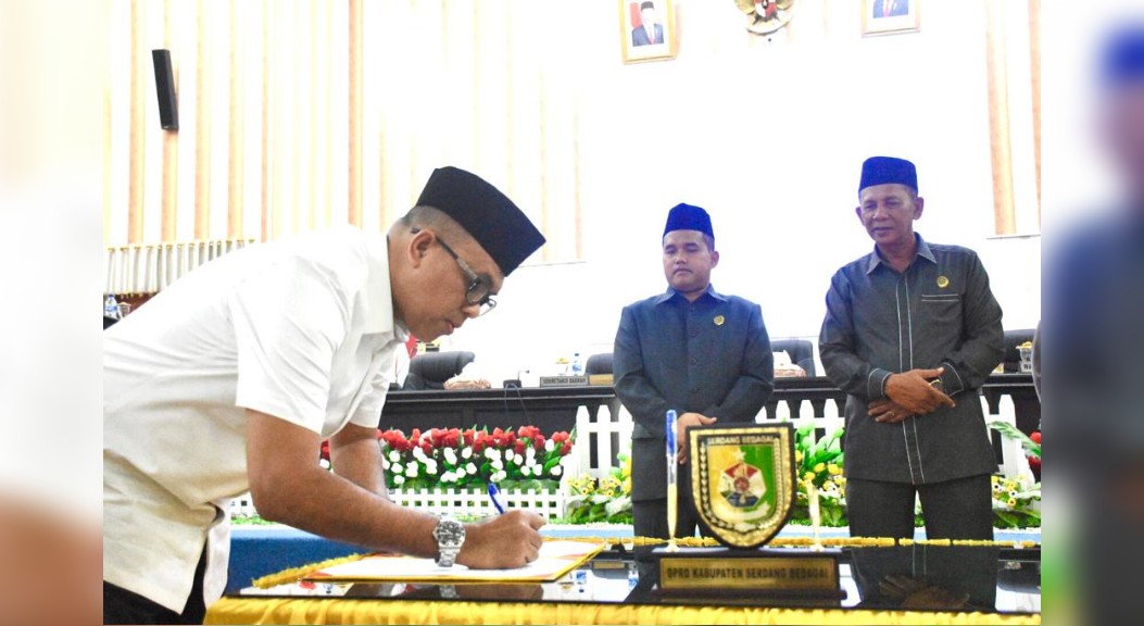 DPRD Sergai Serahkan Rekomendasi Atas LKPJ Bupati