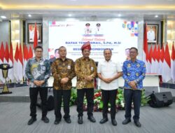 Bupati Zahir : Menyejahterakan Guru Merupakan Harga Mati