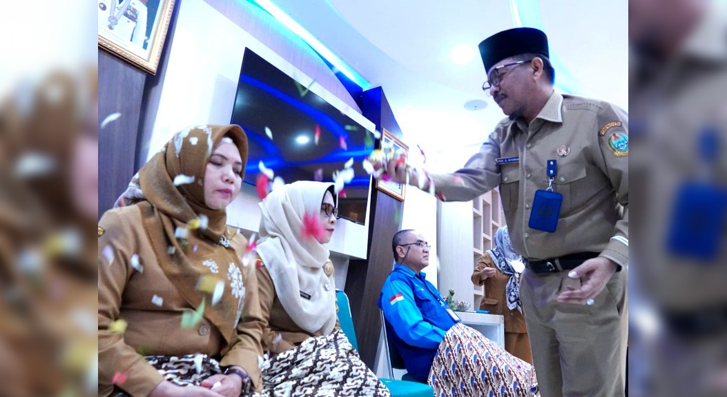 Tiga Pegawai Berangkat Haji, Dinas Kominfo Sumut Gelar Tepung Tawar