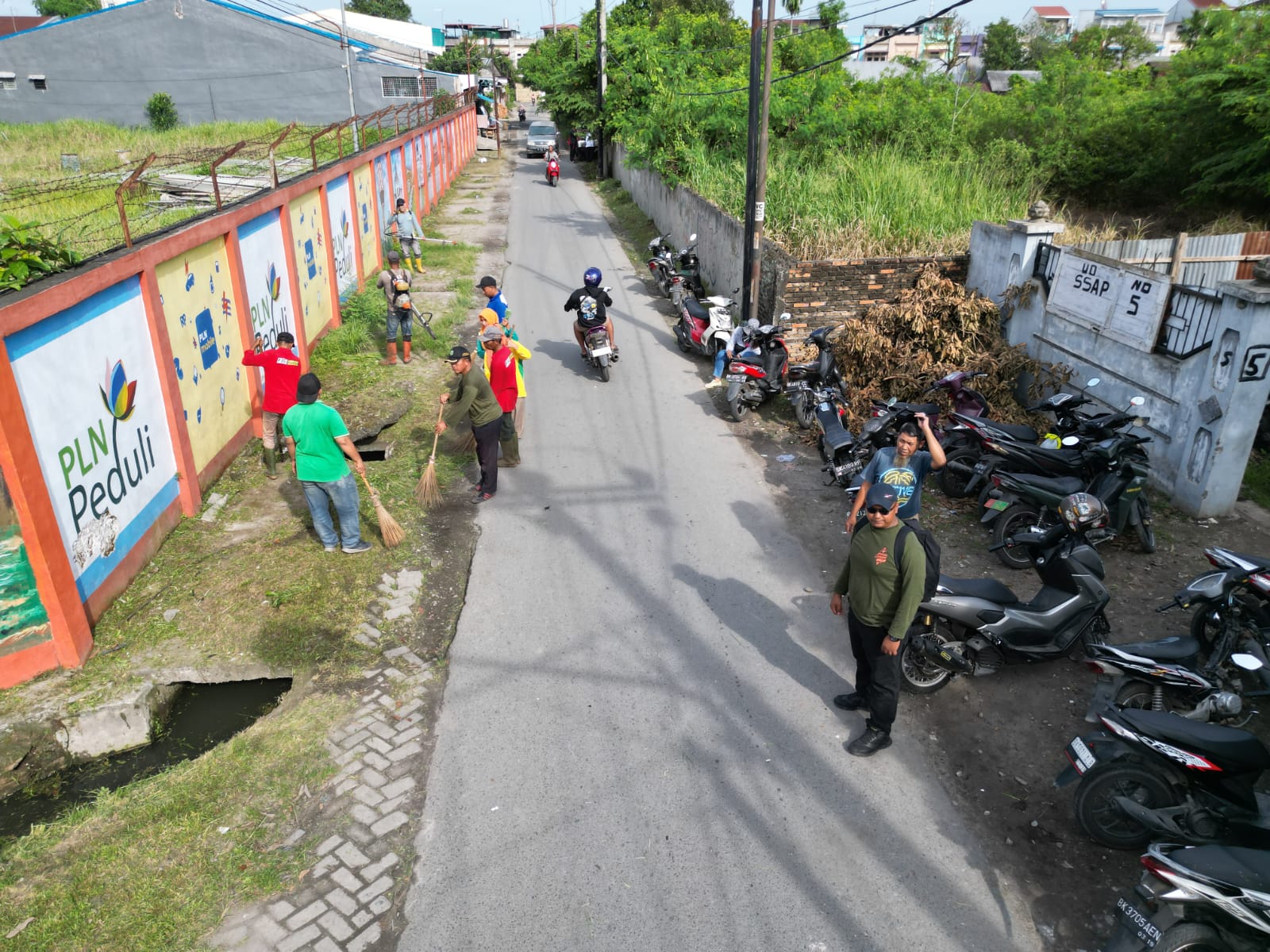 Jajaran Kecamatan Medan Sunggal Laksanakan Gotong Royong