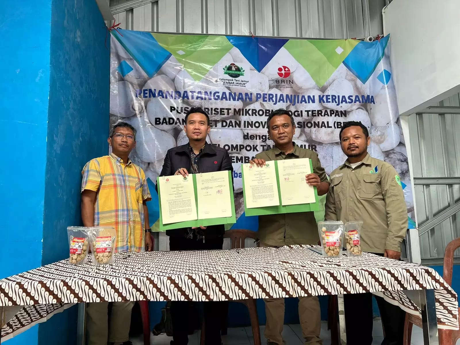 BRIN Dukung Kelompok Tani Kembangkan Jamur Merang
