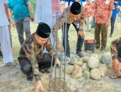 Bupati Zahir Letakkan Batu Pertama Pembangunan Musala H OK Abdul Jalil