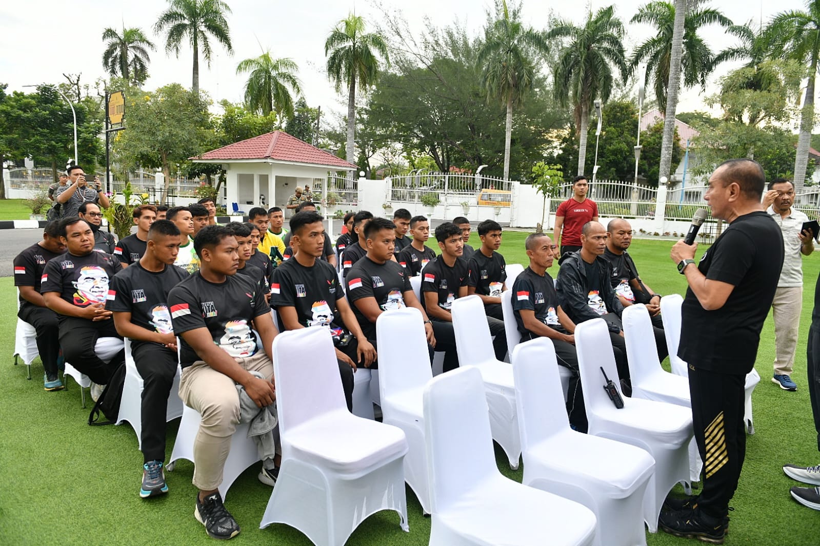 Lepas Keberangkatan 27 Atlet Ikut Kejurnas Surakarta, Gubernur Edy Rahmayadi Bakar Semangat Atlet