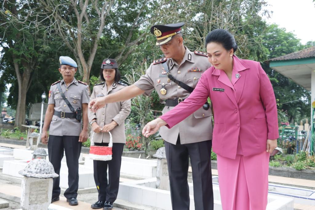 Polres Asahan Ziarah Ke Taman Makam Pahlawan