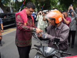 Kemendagri Apresiasi Pemda Sukseskan Gerakan Pembagian 10 Juta Bendera Merah Putih