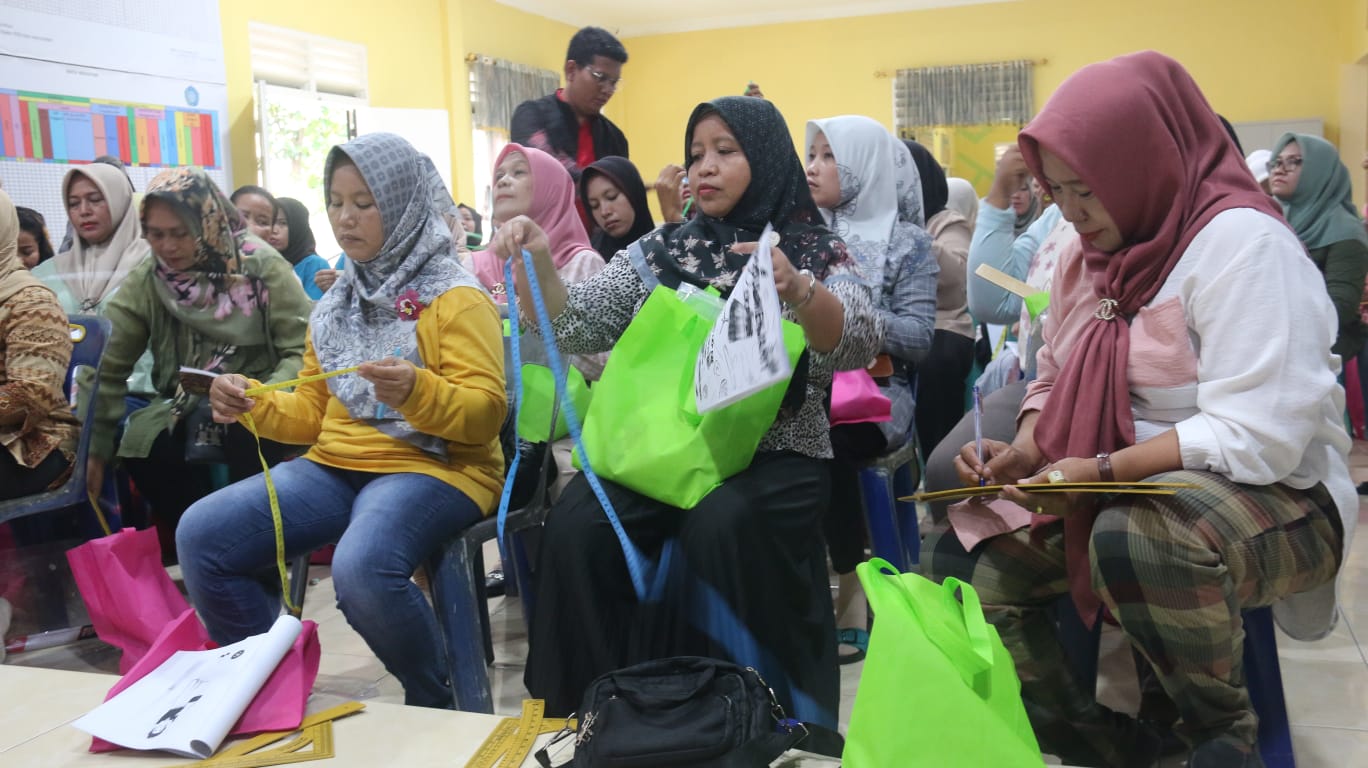 Pelatihan Menjahit Pemko Medan : Pesertanya Ingin Jadi Desainer Dan Berwirausaha