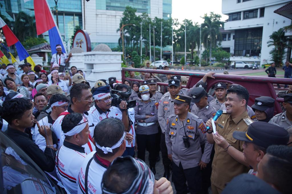 HBB Sumut Gelar Aksi Damai Di Balai Kota Medan Terkait Tembak Mati Begal