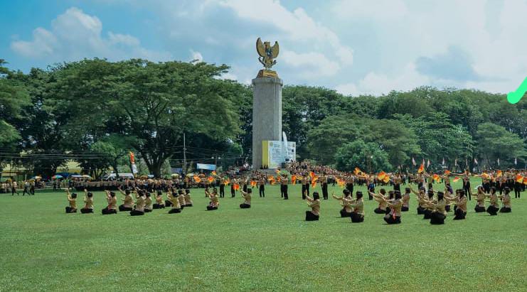 Pembukaan Raimuna Daerah Ke-VIII Sumut : Kwarcab Batu Bara Persembahkan Tarian Kolosal
