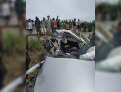Kereta Api Tabrak Nissan Juke, 1 Tewas, 1 Kritis