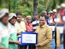Bupati Sergai Serahkan Bantuan Sarana Penangkapan Ikan Dan Mesin Kapal