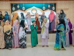 Pengajian DWP Kota Medan : Umat Islam Dianjurkan Perbanyak Selawat