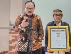 Budayawan Erros Djarot : Enggak Usah Merengek-rengek Ke Kemenkominfo