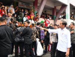 Edy Rahmayadi Dampingi Presiden RI ke Pasar Sukaramai Medan Berharap Harga Bahan Pangan Terus Terkendali   