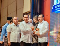 Raih Opini WTP 5 Tahun Berturut-turut, Pemkab Batu Bara Dapat Penghargaan Dari Gubernur